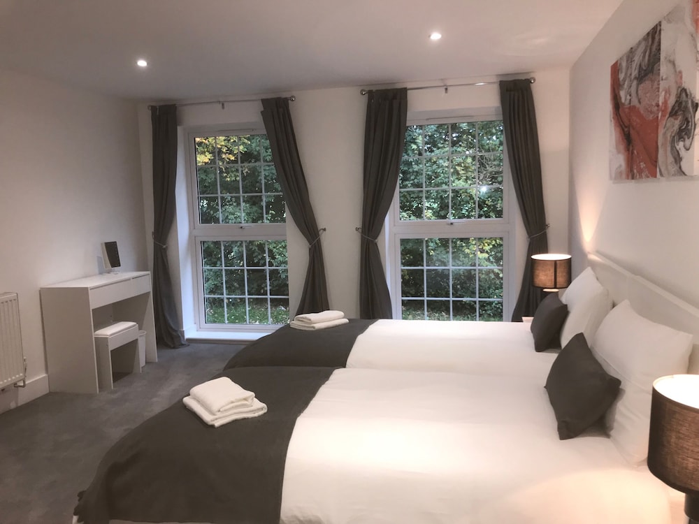 Stunning 3 bed Lodge 2000sq view 2