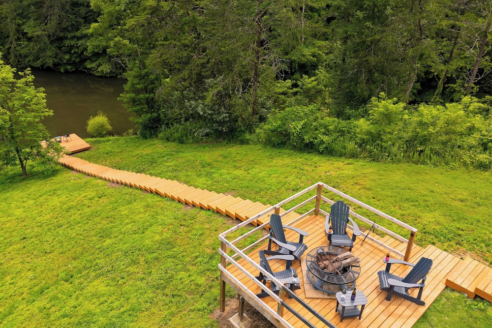 Lions Landing by Avantstay Sleeps 18 Hot Tub Game Room Views Near Pigeon Forge