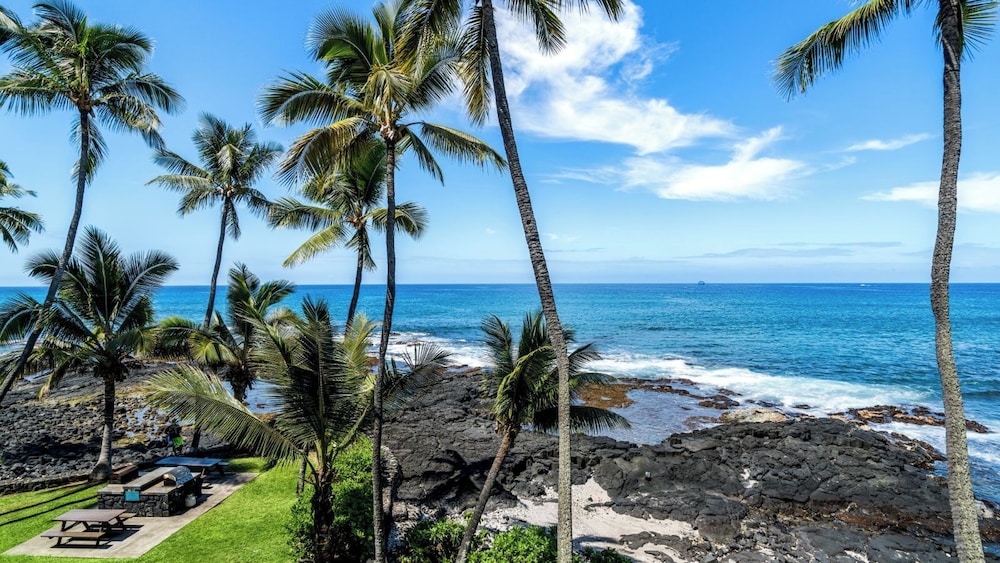 Ocean Front With Private Lanai - In-unit AC - Vrkcv