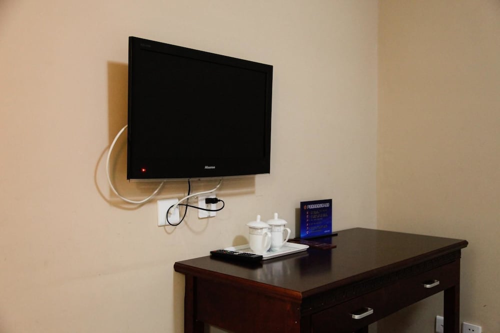 Leo Hostel
