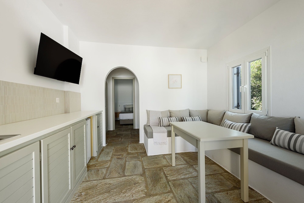 Phaedrus Living: Paros Cycladic Residences 1