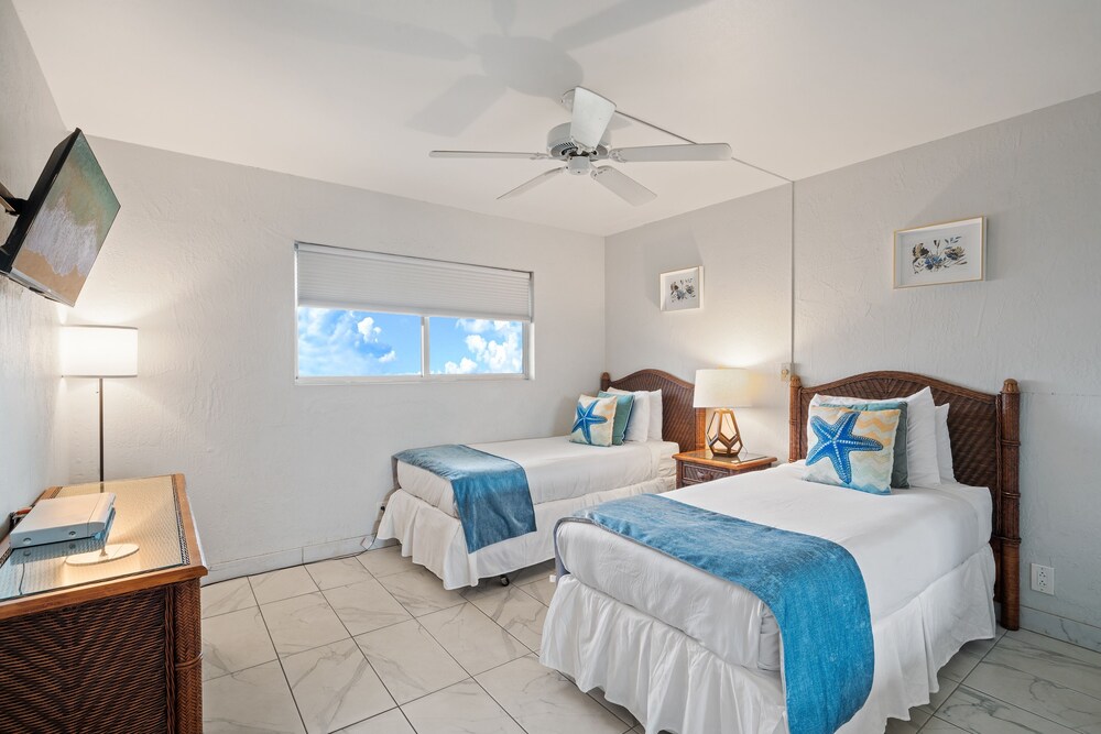Menehune Shores 421 2 Bedroom Condo