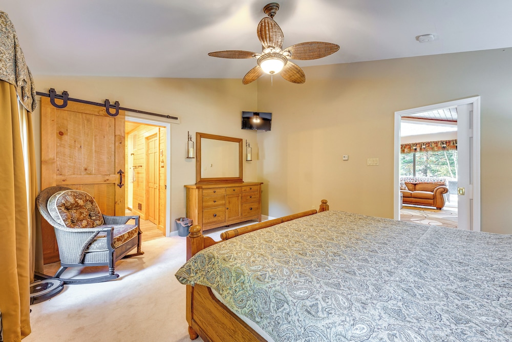 Arrowhead Lake Retreat w/ Dock + Pool Access!