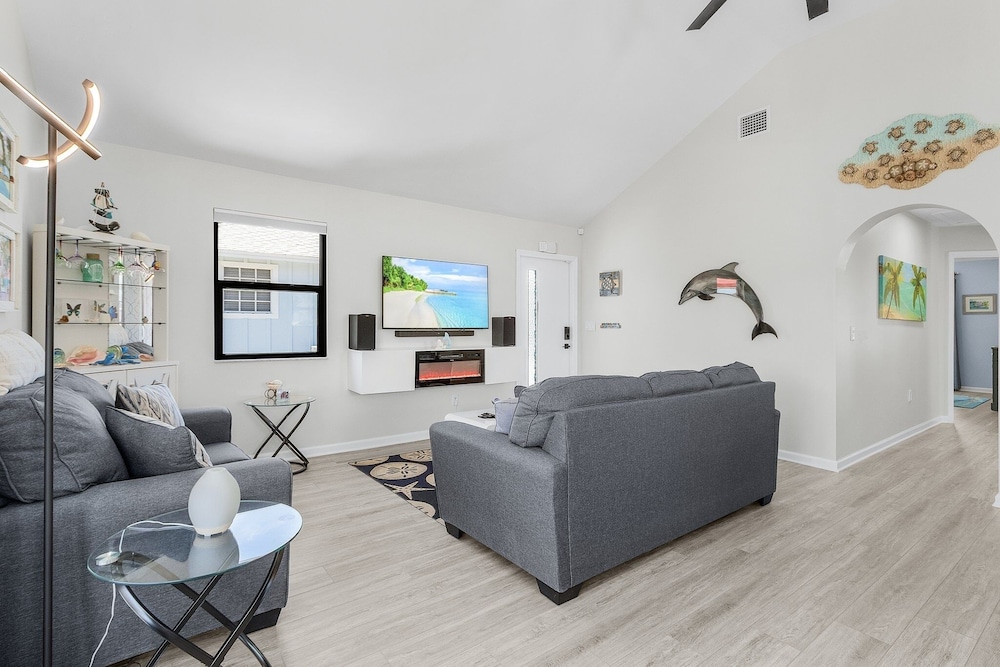 130 Tiki Tides: 2br W/ Outdoor Tiki Bar! 2 Bedroom Home