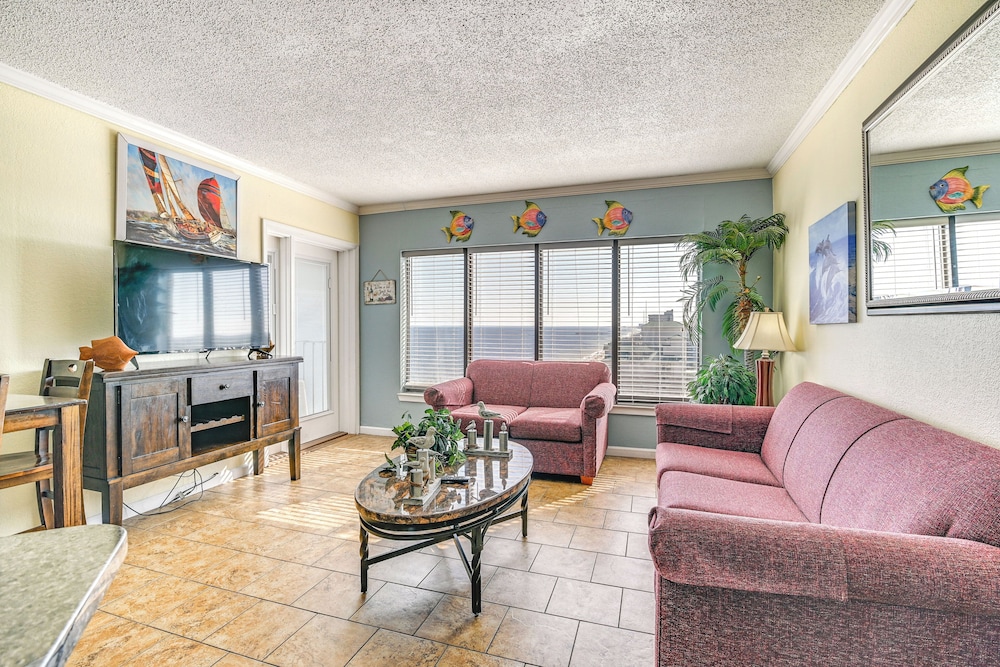 Steps to Myrtle Beach: Condo w/ Resort Amenities