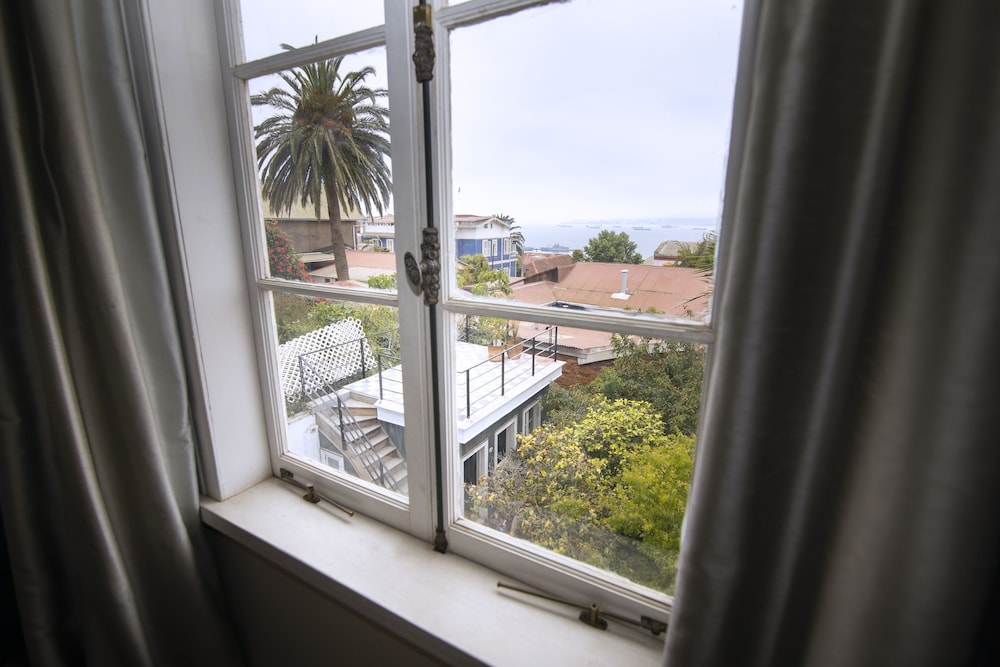 Hotel New Voga Guesthouse - Image 1