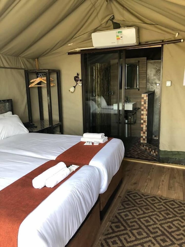 Makumutu Lodge & Campsite