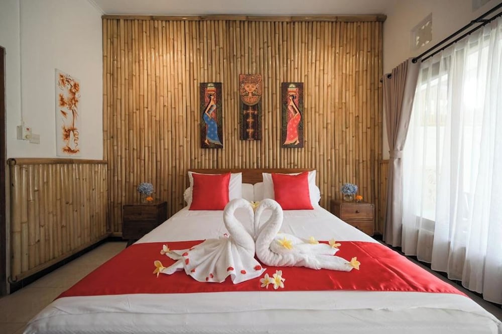 Tiga Naga Villa