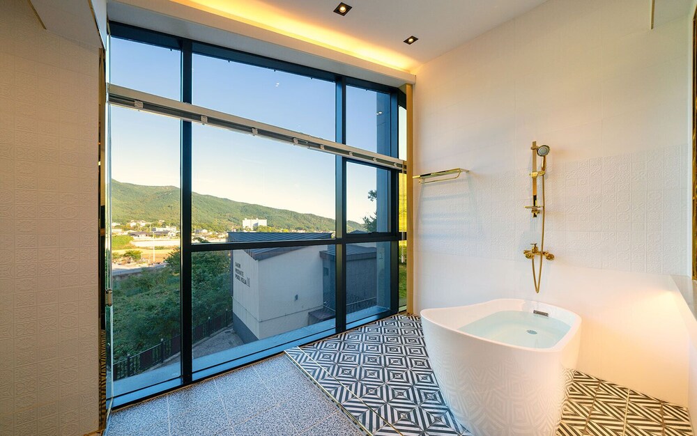 Ulsan Byeoldam Eunchae Pool Villa