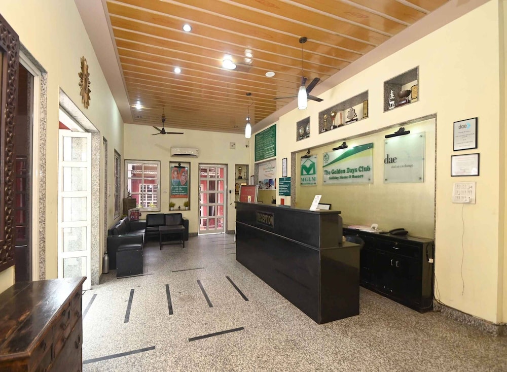 Lobby & Reception