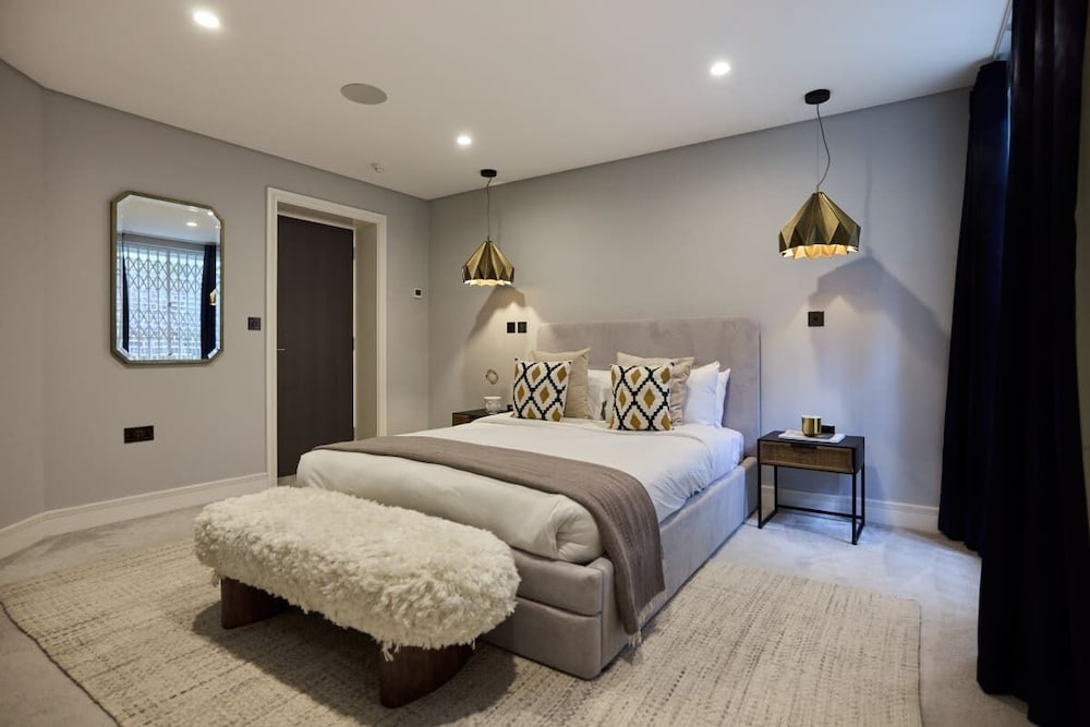 The Westbourne Park Place - Elegant 3bdr Flat