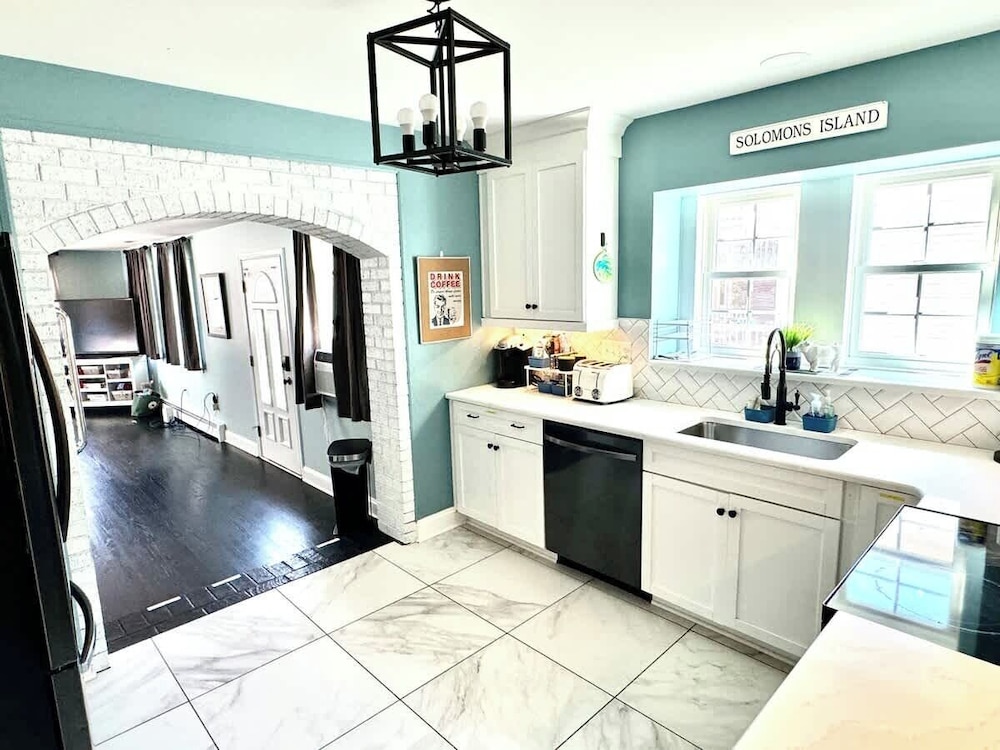 Solomons Island 6BR Family Getaway