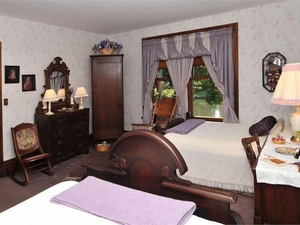Victorian Loft B & B