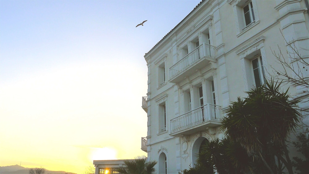 Grand Hotel Des Sablettes Plage, Curio Collection By Hilton