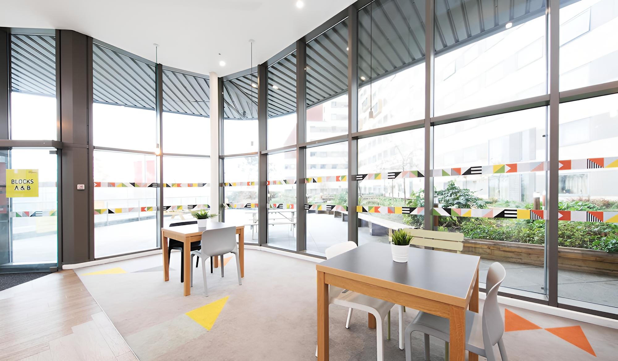 Vibrant Rooms for STUDENTS Only - LONDON