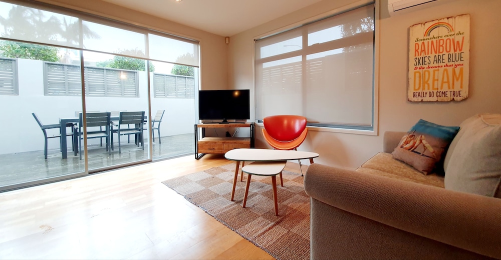 Private 2 Bedroom at the Mount main Beach