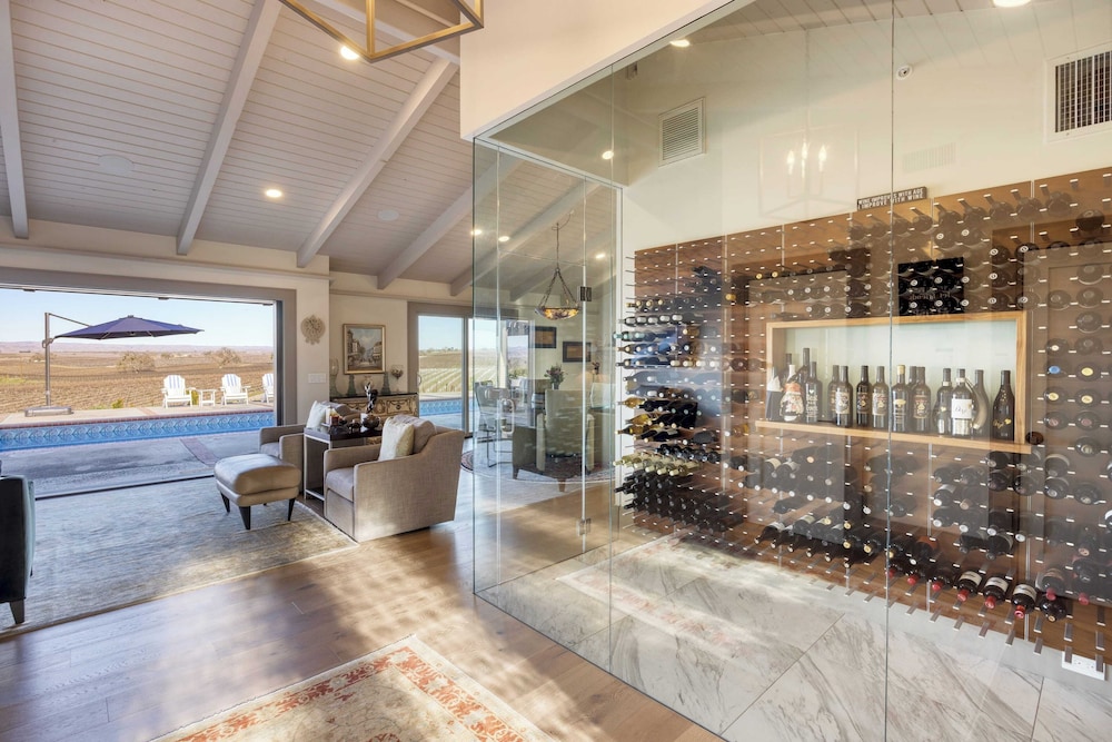 Private Pool, Firepit & Wine Room Near Top Paso Wineries Devi Ranch