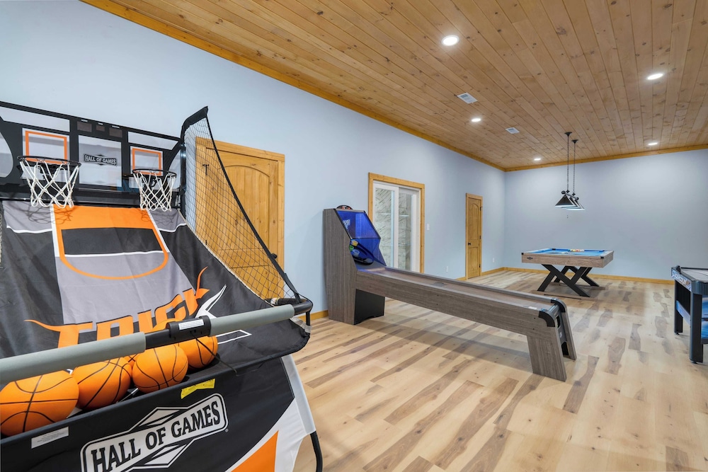 Cabin w/ Hot Tub, Game Room & Scenic Smoky Mountain Views Perfect by Avantstay