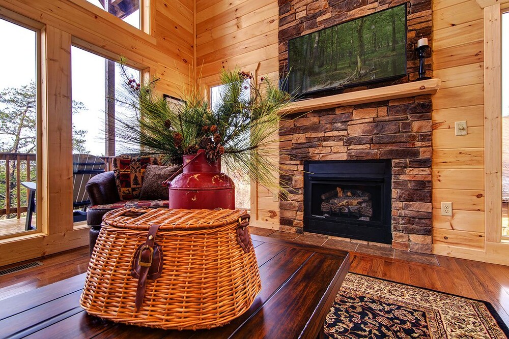 A River Runs Through It - 3 Bedrooms, 3 Baths, Sleeps 12 Cabin by RedAwning