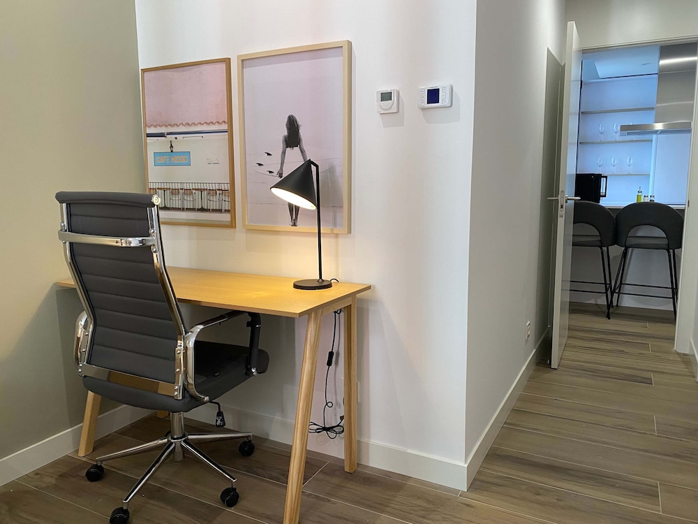 w Amazing 2BR With Terrace in Chueca