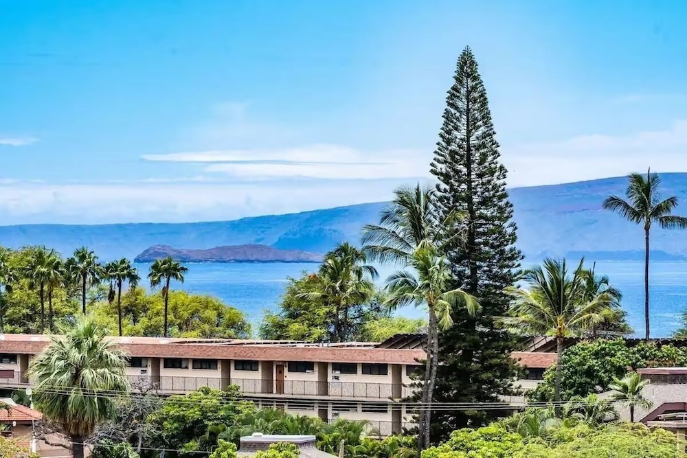 Signature Residences at Maui Banyan