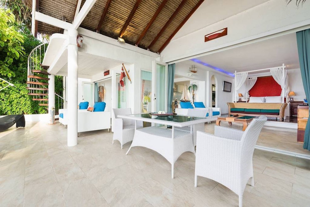 3 Bedroom Beach Front Villa Bangrak