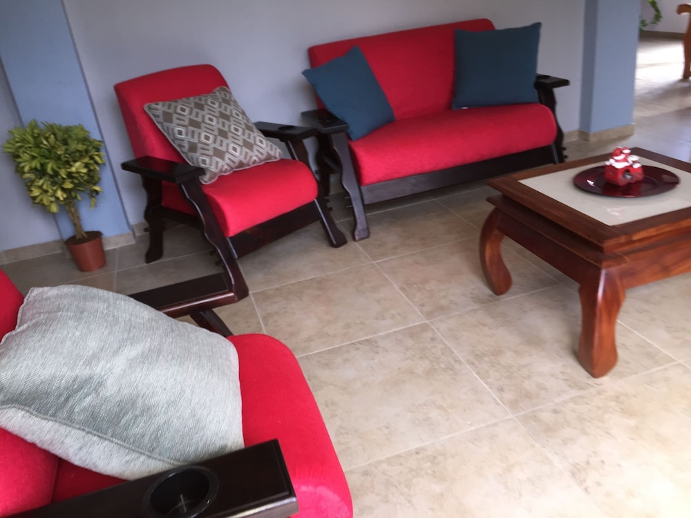 BlueBay Bugenvil Lake Lodge