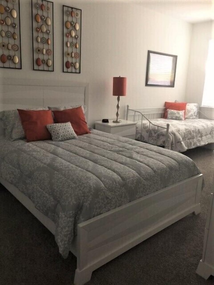 Lexington Vacations by Stark Hospitality