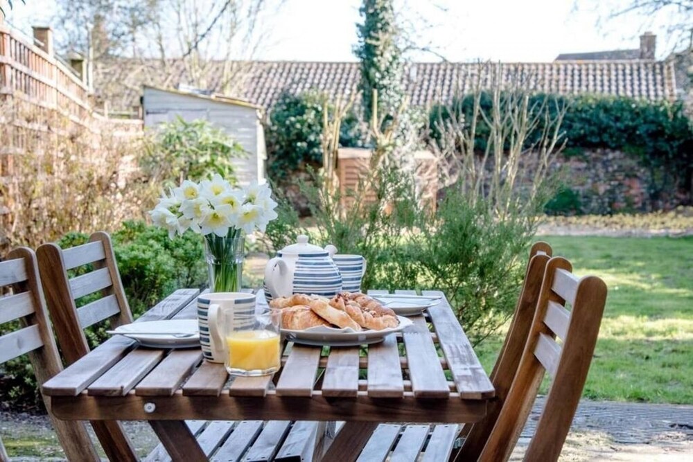 Sudbury Vacations - Rose Cottage Lavenham - Property Image 9