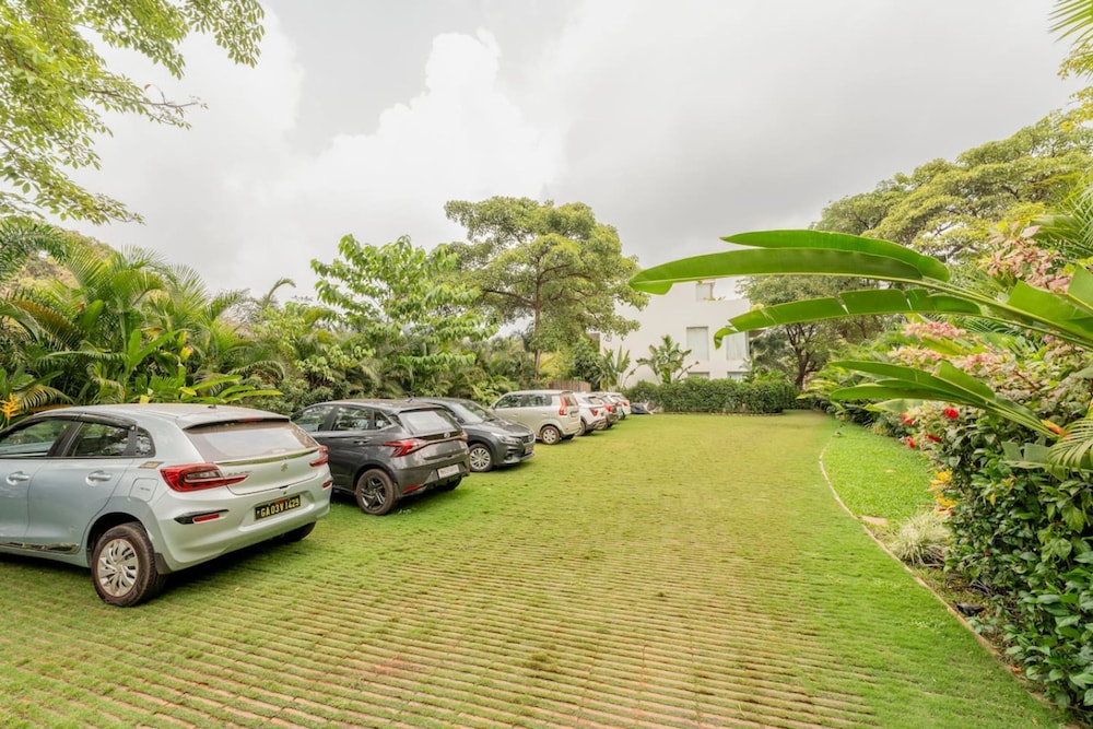 Chic 2BR Retreat in Assagao Near Bawri Izumi