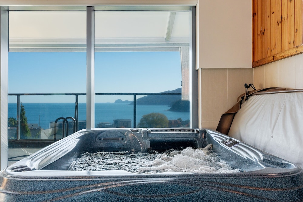 Geoje Pension Kan Pool Villa