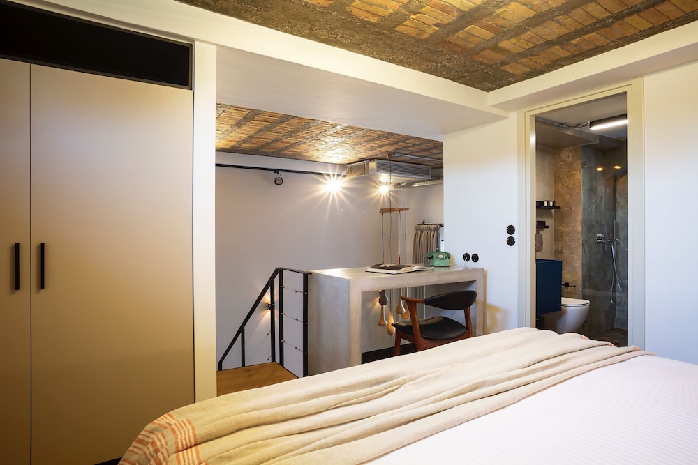 The Foundry Suites