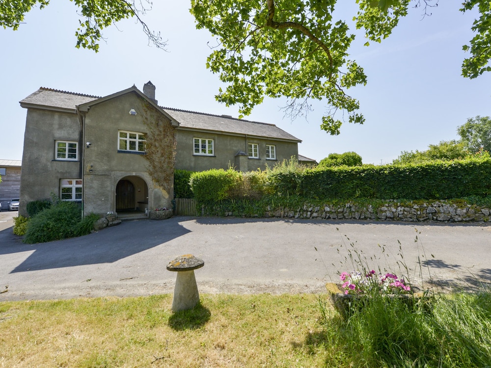 Twelve Oaks Farmhouse