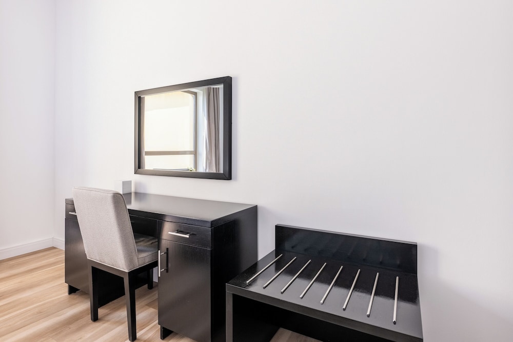Luxe Marina View Retreat - 2BDRM