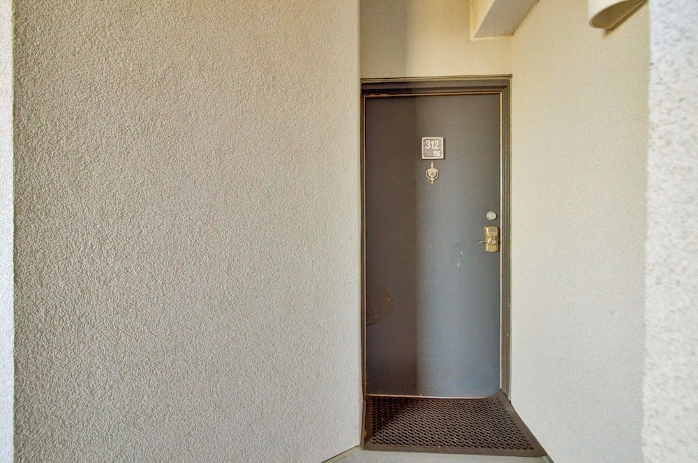 Oceanfront w Pool Beach Access Balcony View 312 B Shipwatch by Avantstay