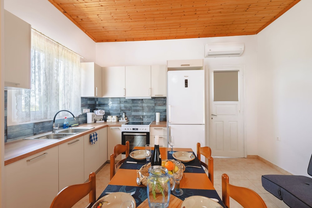 To Pournari Beachside Garden House