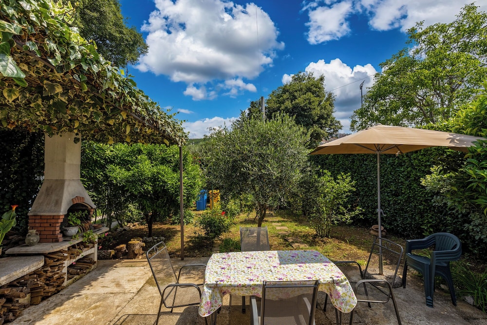 Quiet Garden Apartment Kostrena