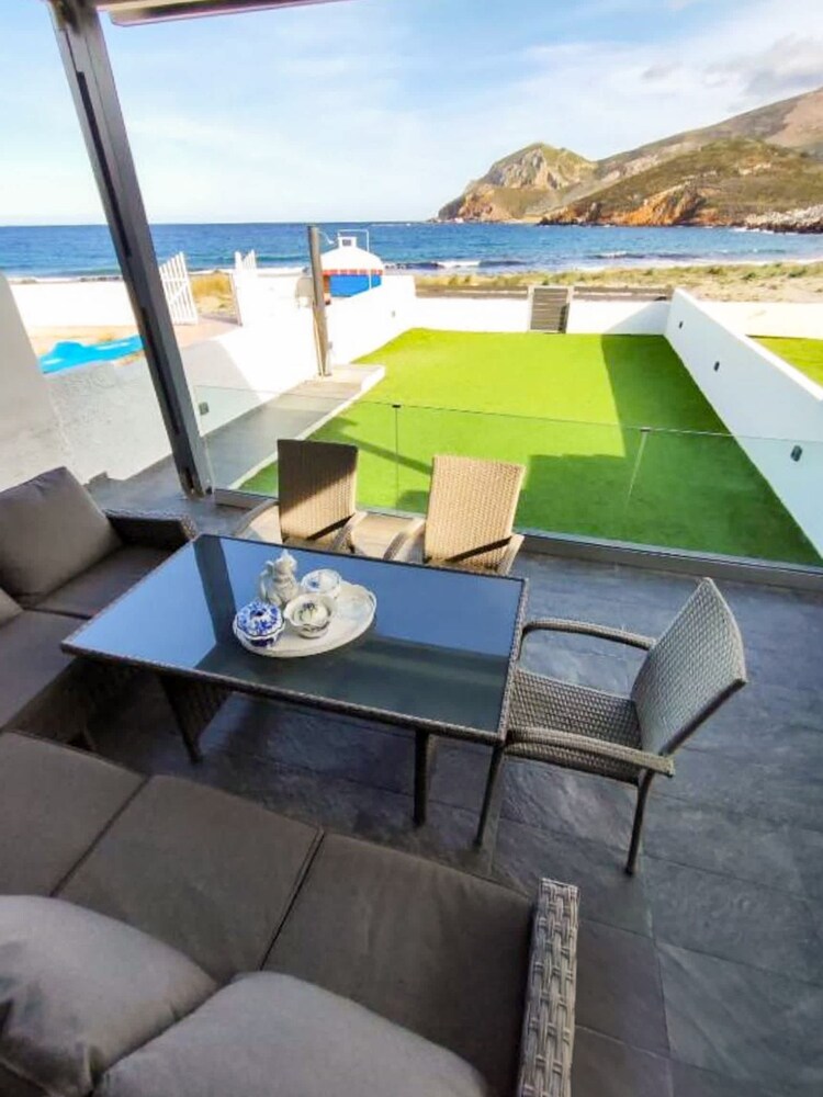 Marilous House - Skyros Beachfront Getaway