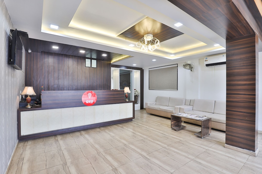 OYO 27633 Hotel Dan view 3