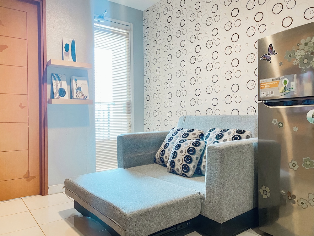 Relaxing And Homey 2Br Cinere Bellevue Suites Apartment