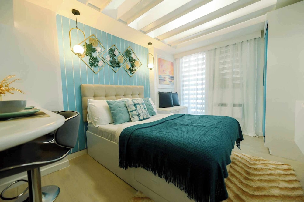 Ethan's Crib at Azure North view 5