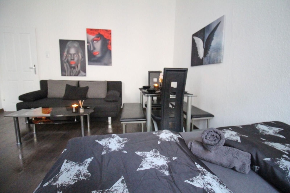 Premium 1BR Stay for 5 Prime Location
