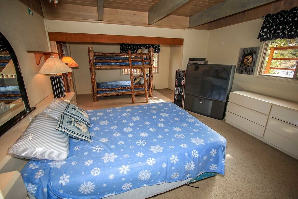 Summit Comfort-1571 by Big Bear Vacations view 4