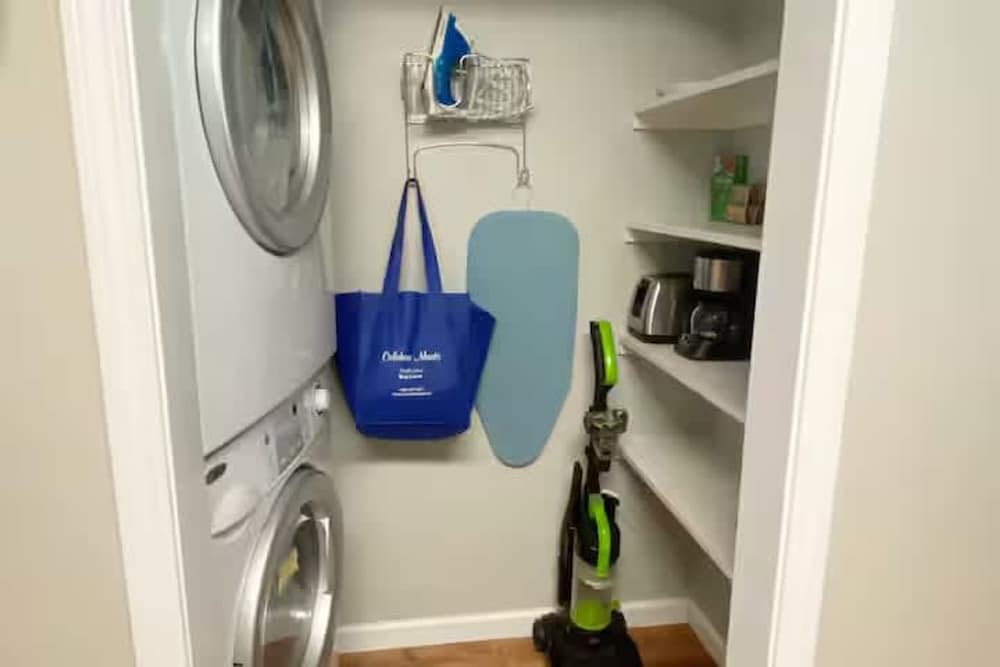 The Homestead Luxury-cozy 2BR Apartments Near SFA