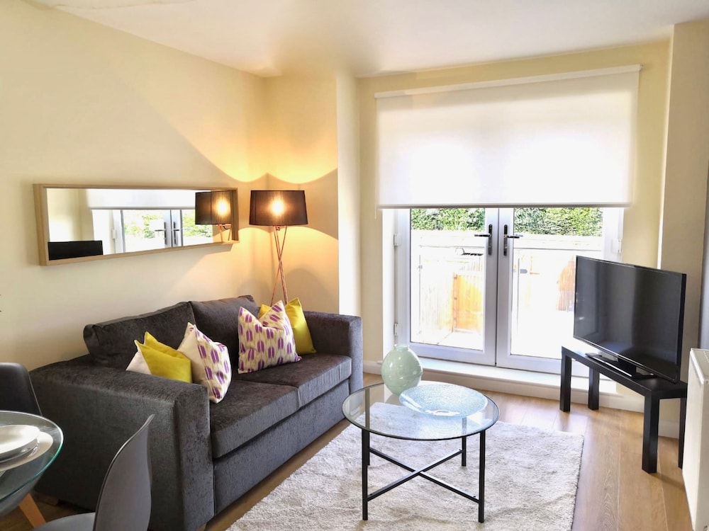 Oxford Vacations - Razia Apartments - Property Image 32