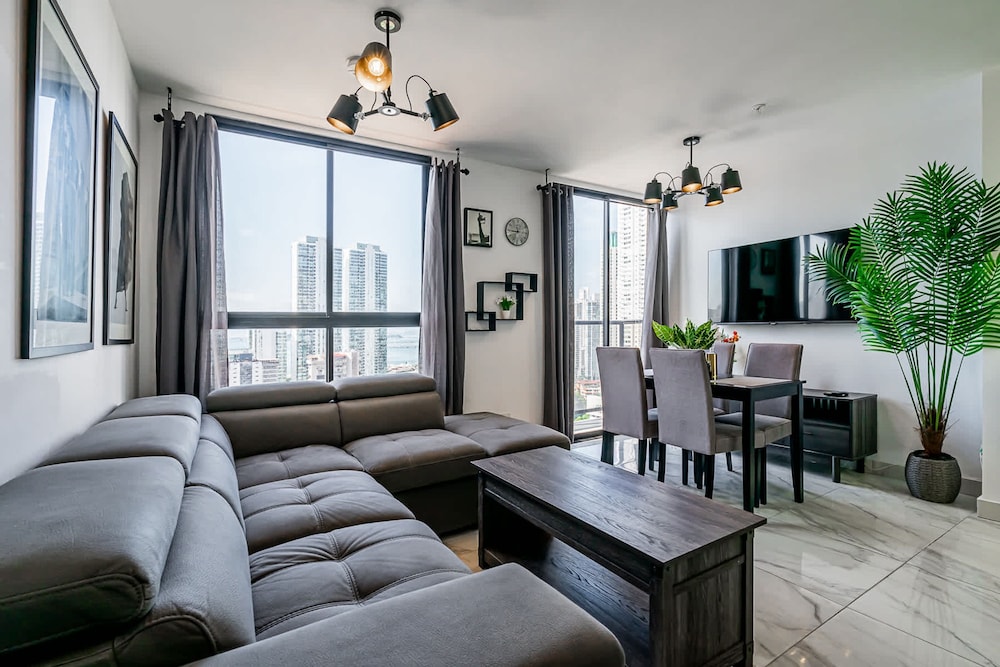 w Brilliant 1BR w Beautiful View in Calle 50
