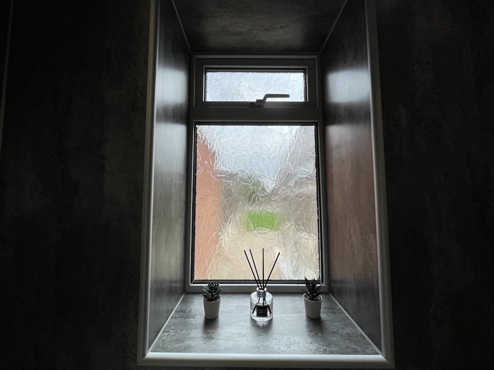 Worksop Newly Refurbished 3-bedroom House view 2