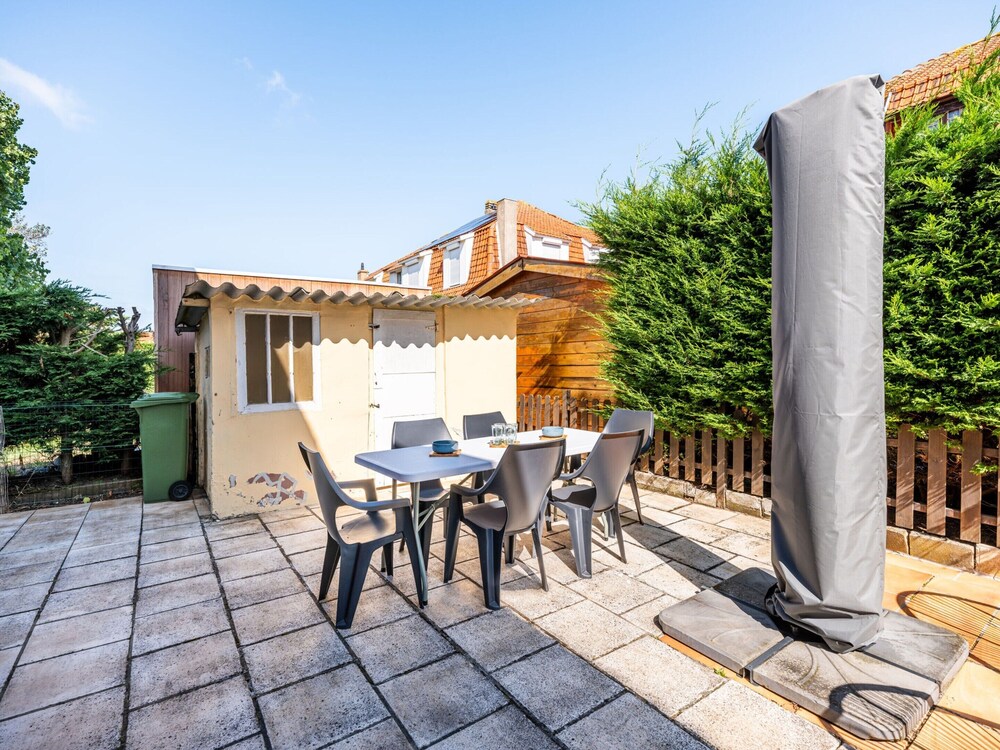 Villa Near Sea With BBQ and Play Attic