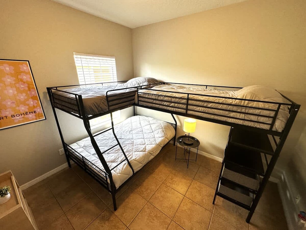 Very Near Disney 3 Bd Condo Walmart 1 min Away