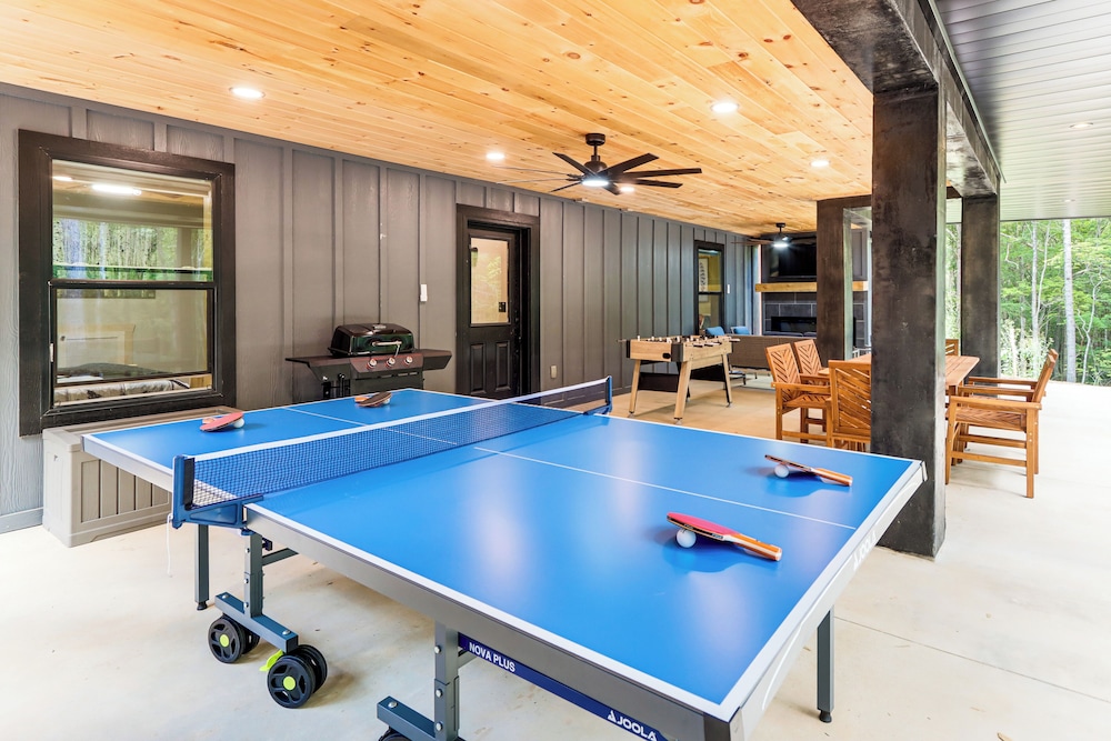 Blue Ridge Adventure Base: Grill, Play, Explore!